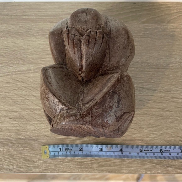 Wood Statue of a Man Crying - Picture 5 of 7